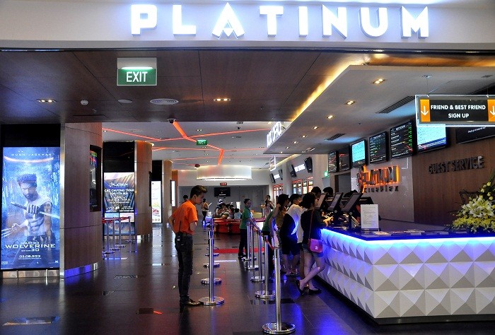 Platinum Cineplex nằm trong TTTM Vincom Mega Mall là cụm rạp chiếu phim hiện đại, chất lượng nhất Việt Nam hiện nay.